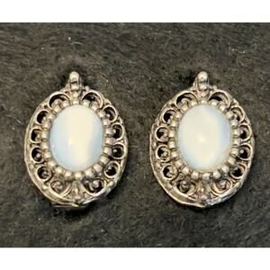 Vtg 60s Blue Cats Eye Glass Clip On Earrings Womens Silver Tone Oval Filigree